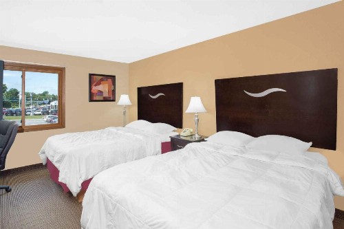Super 8 by Wyndham Sheboygan WI - image 10
