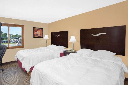 Super 8 by Wyndham Sheboygan WI - image 8