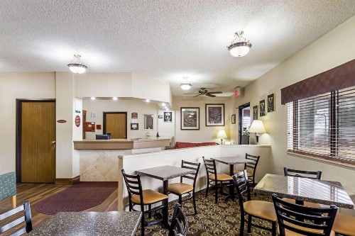 Quality Inn Sheboygan - image 18