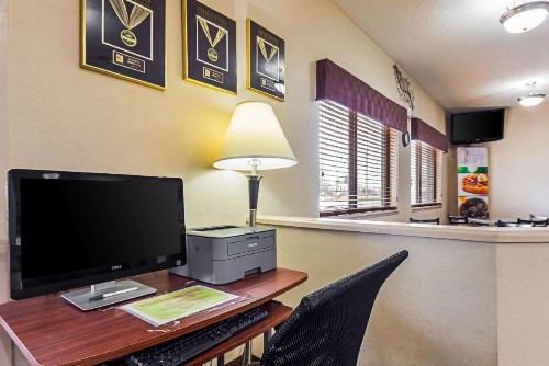 Quality Inn Sheboygan - image 2