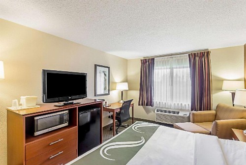 Quality Inn Sheboygan - image 21