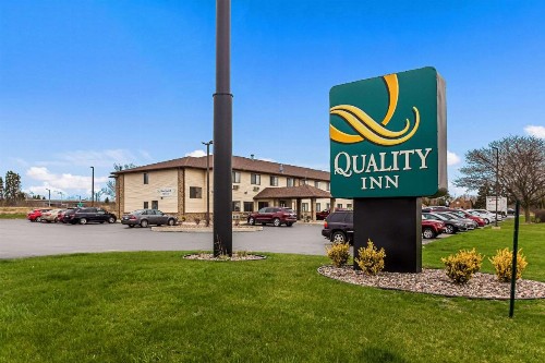 Quality Inn Sheboygan - image 4