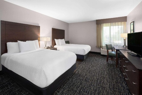 La Quinta Inn by Wyndham Sheboygan - image 10