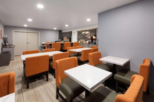 La Quinta Inn by Wyndham Sheboygan - image 11