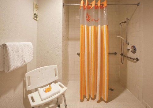 La Quinta Inn by Wyndham Sheboygan - image 15