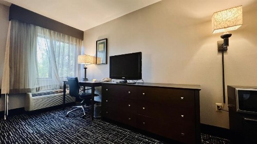 La Quinta Inn by Wyndham Sheboygan - image 27