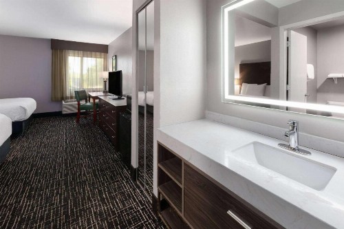 La Quinta Inn by Wyndham Sheboygan - image 28