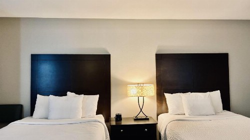 La Quinta Inn by Wyndham Sheboygan - image 3