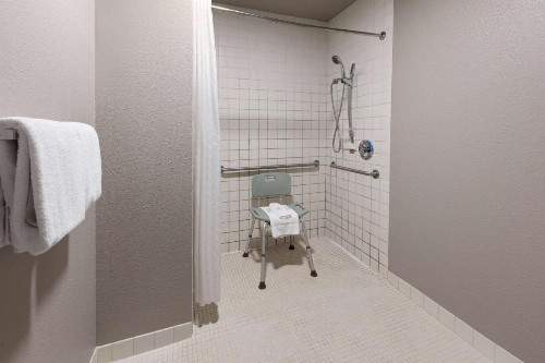 La Quinta Inn by Wyndham Sheboygan - image 35