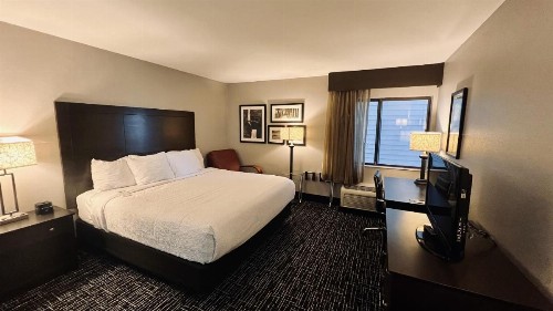 La Quinta Inn by Wyndham Sheboygan - image 5