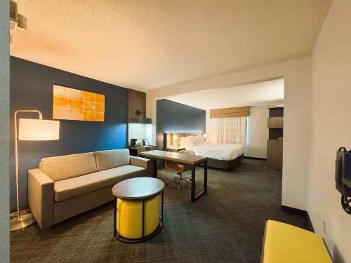 Sleep Inn & Suites Sheboygan I-43 - image 10