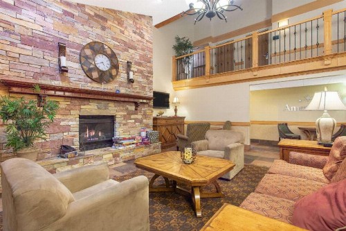 AmericInn by Wyndham Sheboygan - image 2
