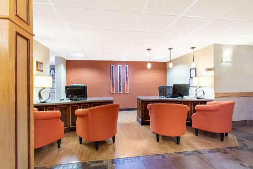 AmericInn by Wyndham Sheboygan - image 5