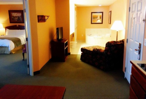 GrandStay Hotel & Suites Downtown Sheboygan - image 17