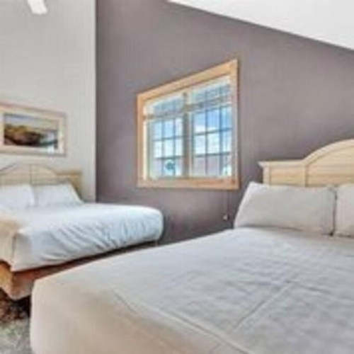 4 Bedroom Lakefront Condo - image 8