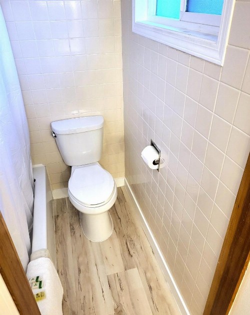 Shelton Inn - image 11