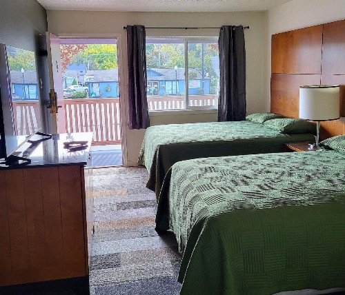 Shelton Inn - image 14