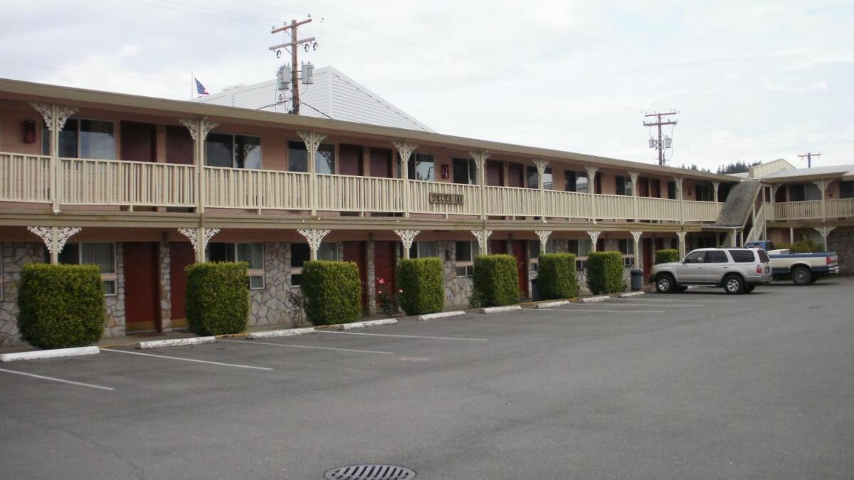 Shelton Inn - image 7