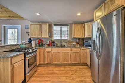 Hidden Lakefront Retreat Fire Pit and Fishing Dock! - image 5