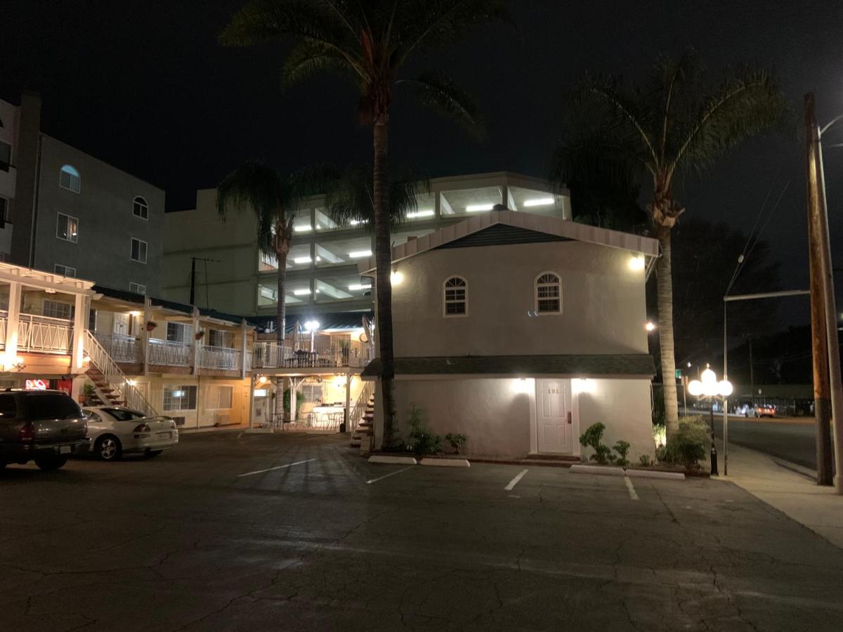 777 Motor Inn - image 2