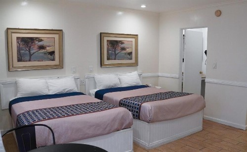 777 Motor Inn - image 20