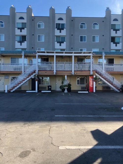 777 Motor Inn - image 3