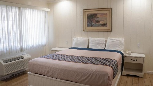 777 Motor Inn - image 7