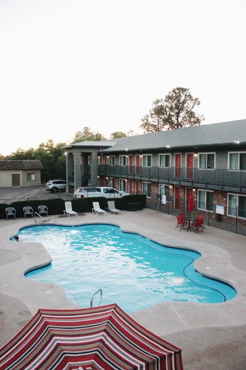 Days Inn by Wyndham Show Low - image 36