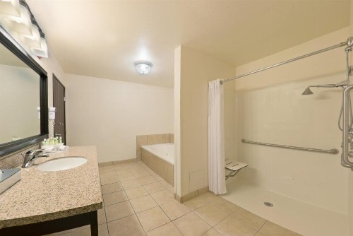 Holiday Inn Express Show Low an IHG Hotel - image 12
