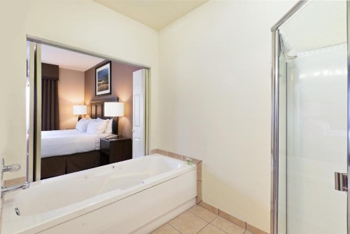 Holiday Inn Express Show Low an IHG Hotel - image 5