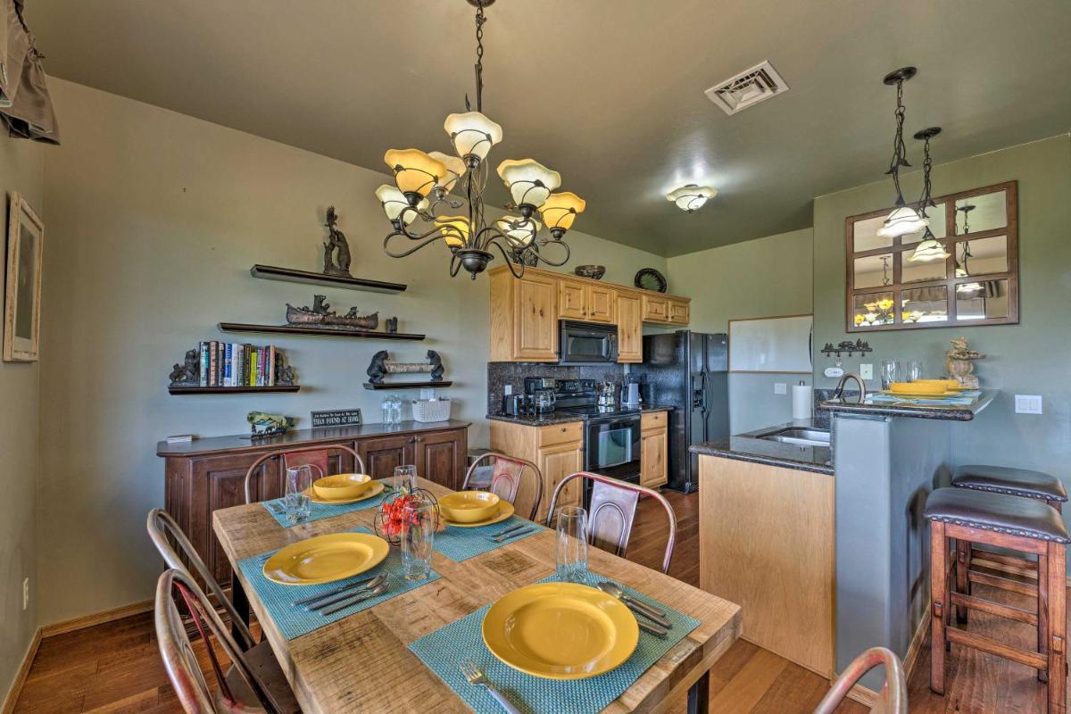 Show Low Retreat with Deck Grill and Mountain Views - image 7