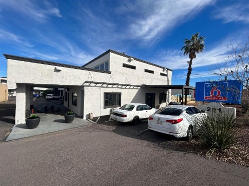 Desert Inn - image 17