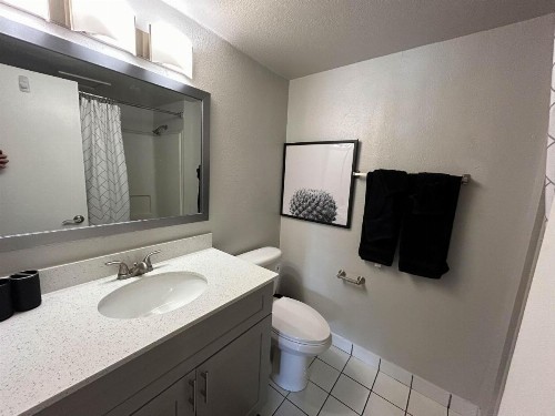 Desert Inn - image 3