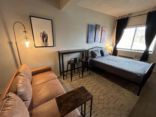 Desert Inn - image 31