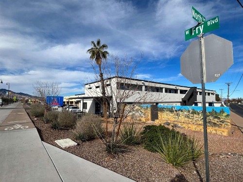 Desert Inn - image 9