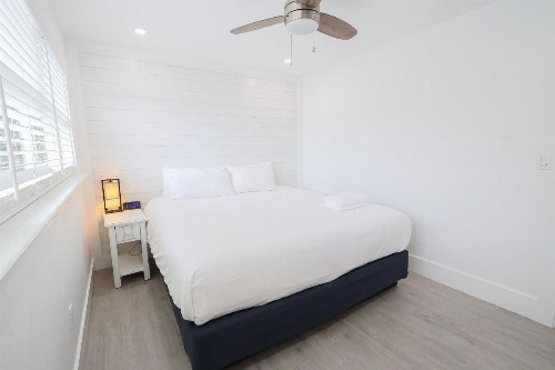 Siesta Key Beach Resort and Suites Tiki & Pool - image 21