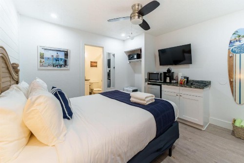 Siesta Key Beach Resort and Suites Tiki & Pool - image 26