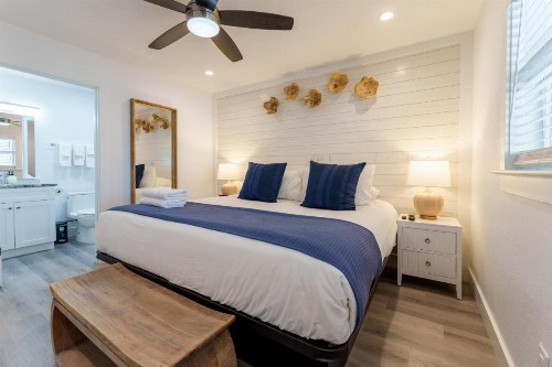 Siesta Key Beach Resort and Suites Tiki & Pool - image 40