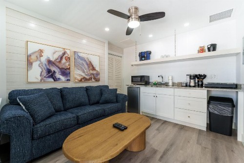 Siesta Key Beach Resort and Suites Tiki & Pool - image 41
