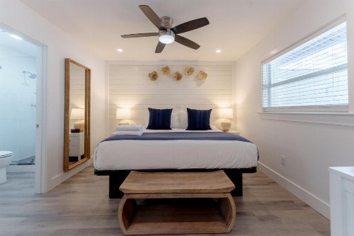 Siesta Key Beach Resort and Suites Tiki & Pool - image 43