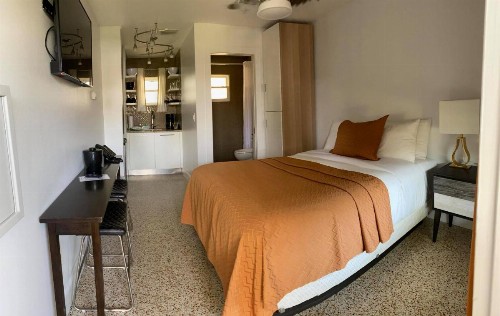 Captiva Beach Resort (open private beach access) - image 31