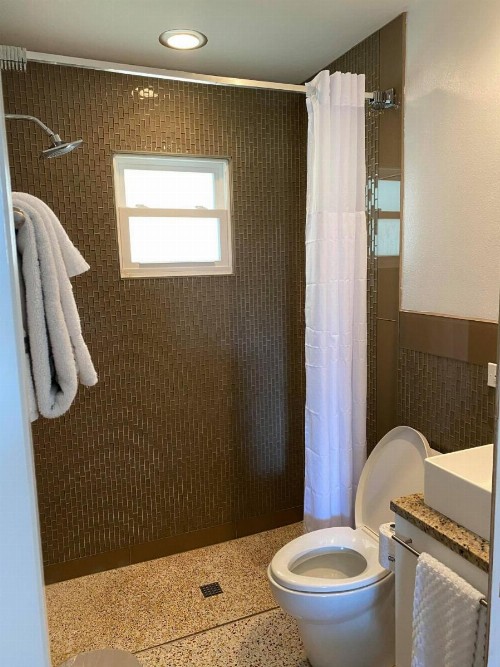 Captiva Beach Resort (open private beach access) - image 33