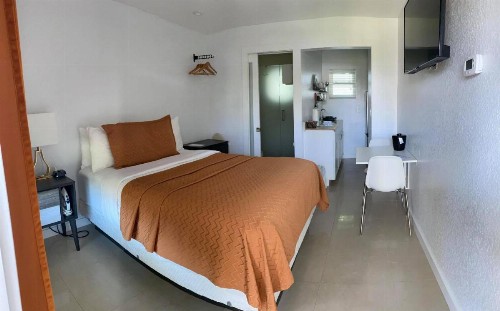 Captiva Beach Resort (open private beach access) - image 34