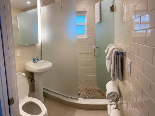 Captiva Beach Resort (open private beach access) - image 36