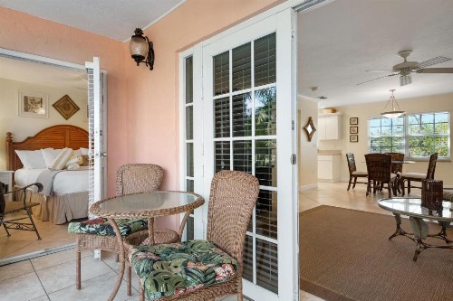 Siesta Palms By The Beach - image 33