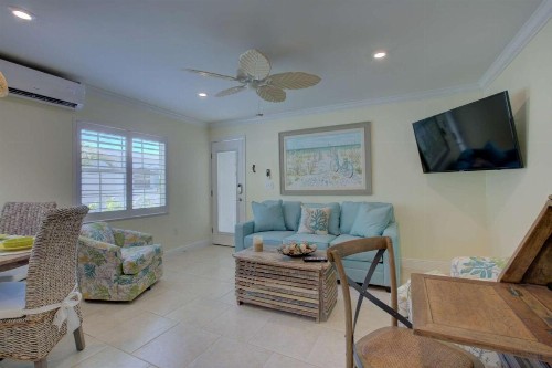LuLu's Key House Green 1/1 Upstairs - image 47