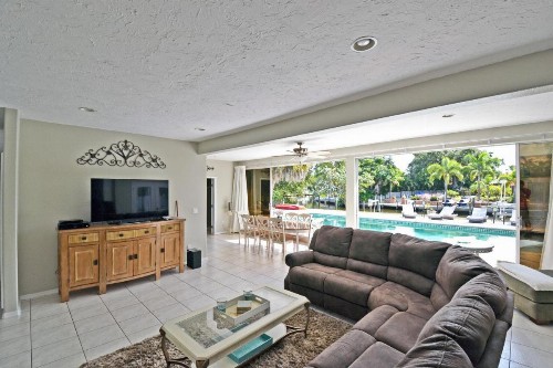 Central - Edgemere 738 - image 38