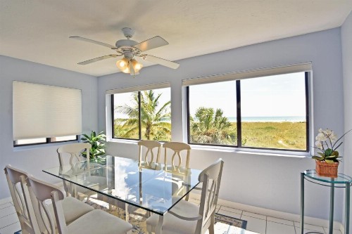 Beach Front and Walking Distance to Village - image 35