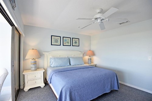 Beach Front and Walking Distance to Village - image 39