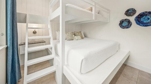 The Upper Deck - image 30